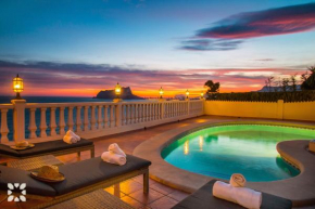 Villa Blue Sea by Abahana Villas